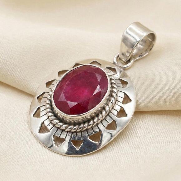 Jewelry - Vintage 925 Sterling Silver Oval Indian Ruby Pendant Geometric Cutout Border